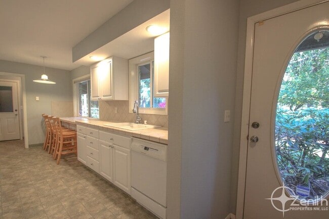 Building Photo - 12908 NE Salmon Creek Ave