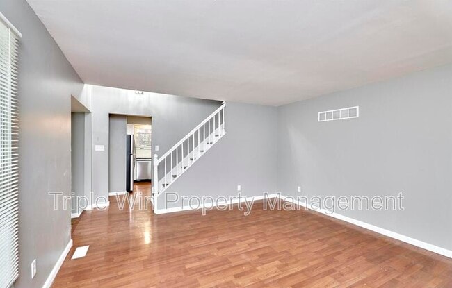 Building Photo - 1661 Rishon Hill Dr