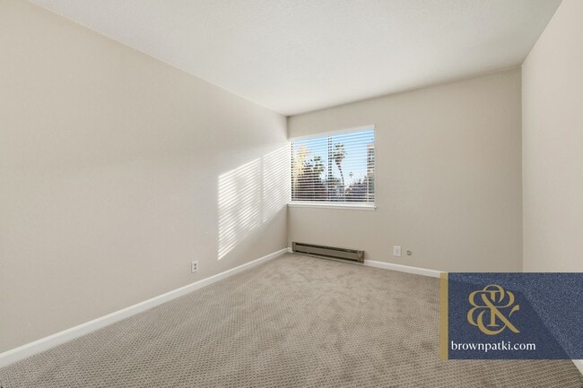 Building Photo - 916 Beach Park Blvd