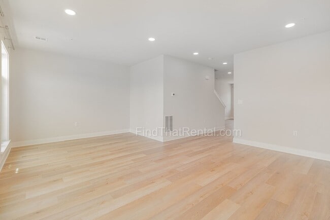 Building Photo - Newly Built Home w Large Island in Open Kitchen Design, 2-Car Garage, Bedroom-Level Laundry, Gas ...