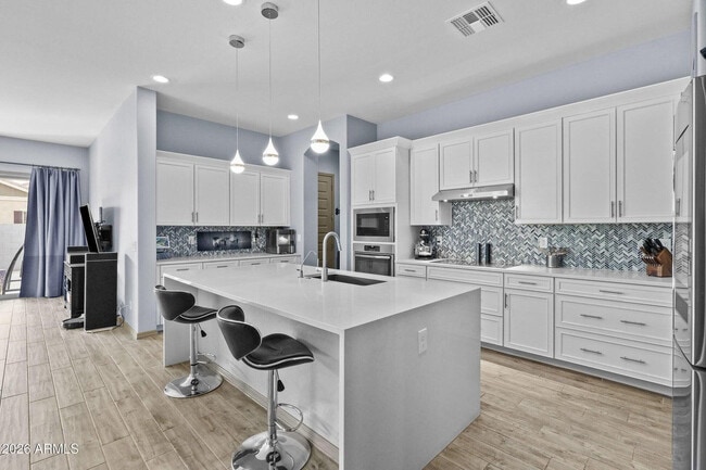 Building Photo - 4451 E Bernice St