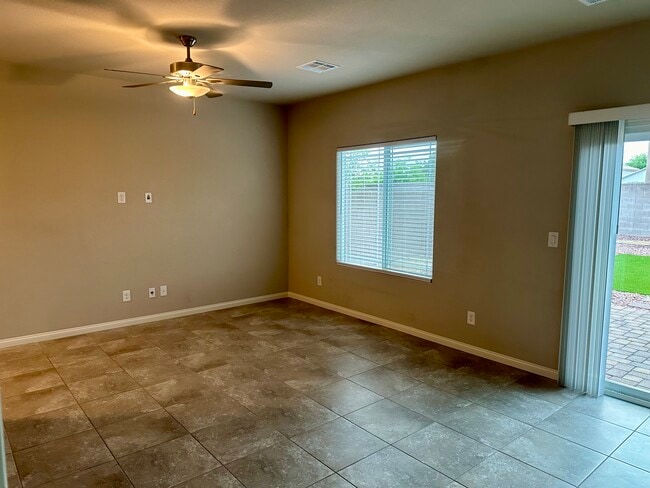 Building Photo - 3816 Antilia Ave