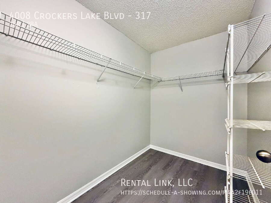 Building Photo - 4008 Crockers Lake Blvd