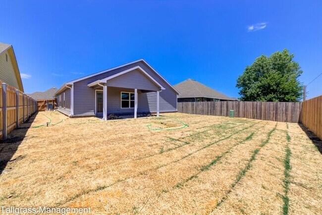 Building Photo - Beautiful 4/2.5/2 in Sand Springs!