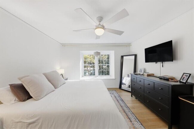 Building Photo - 133 Woodmere Square NW