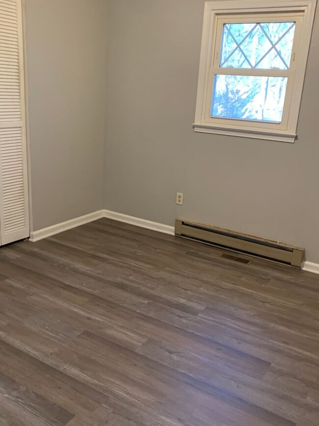 Building Photo - 3 Bedroom Salisbury Home