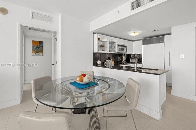 Building Photo - 6801 Collins Ave