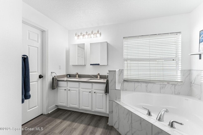 Building Photo - 301 Wishing Well Cir SW