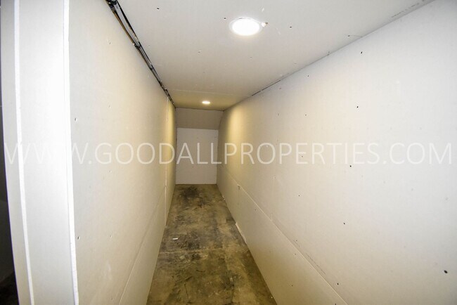 Building Photo - 342 N Warrior Ln