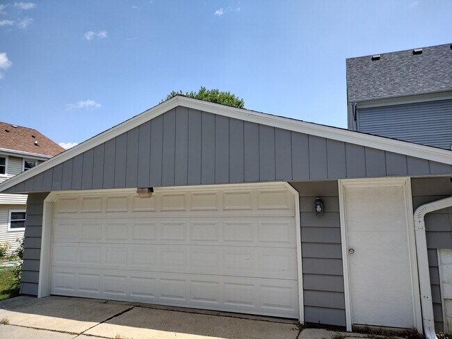 Building Photo - 8240 W Cold Spring Rd