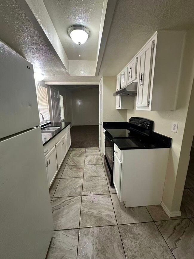 Building Photo - 3 Bedroom House in Garland