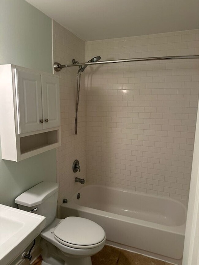 Building Photo - Beautiful Home in desirable River Gate!!!