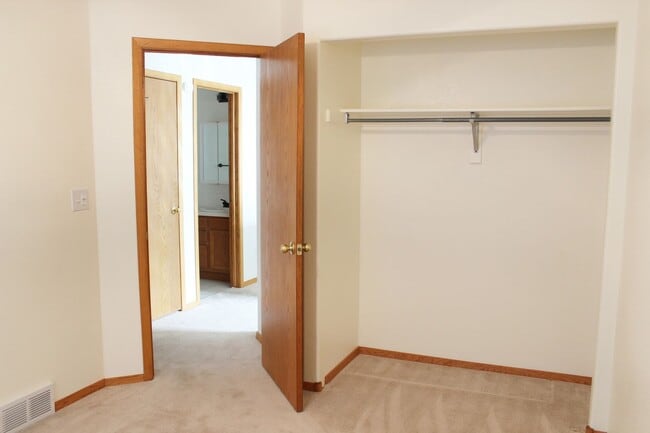 Building Photo - 2357 Forsythia Ct
