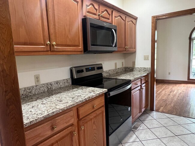 Building Photo - 1212 Ridgewood Ct