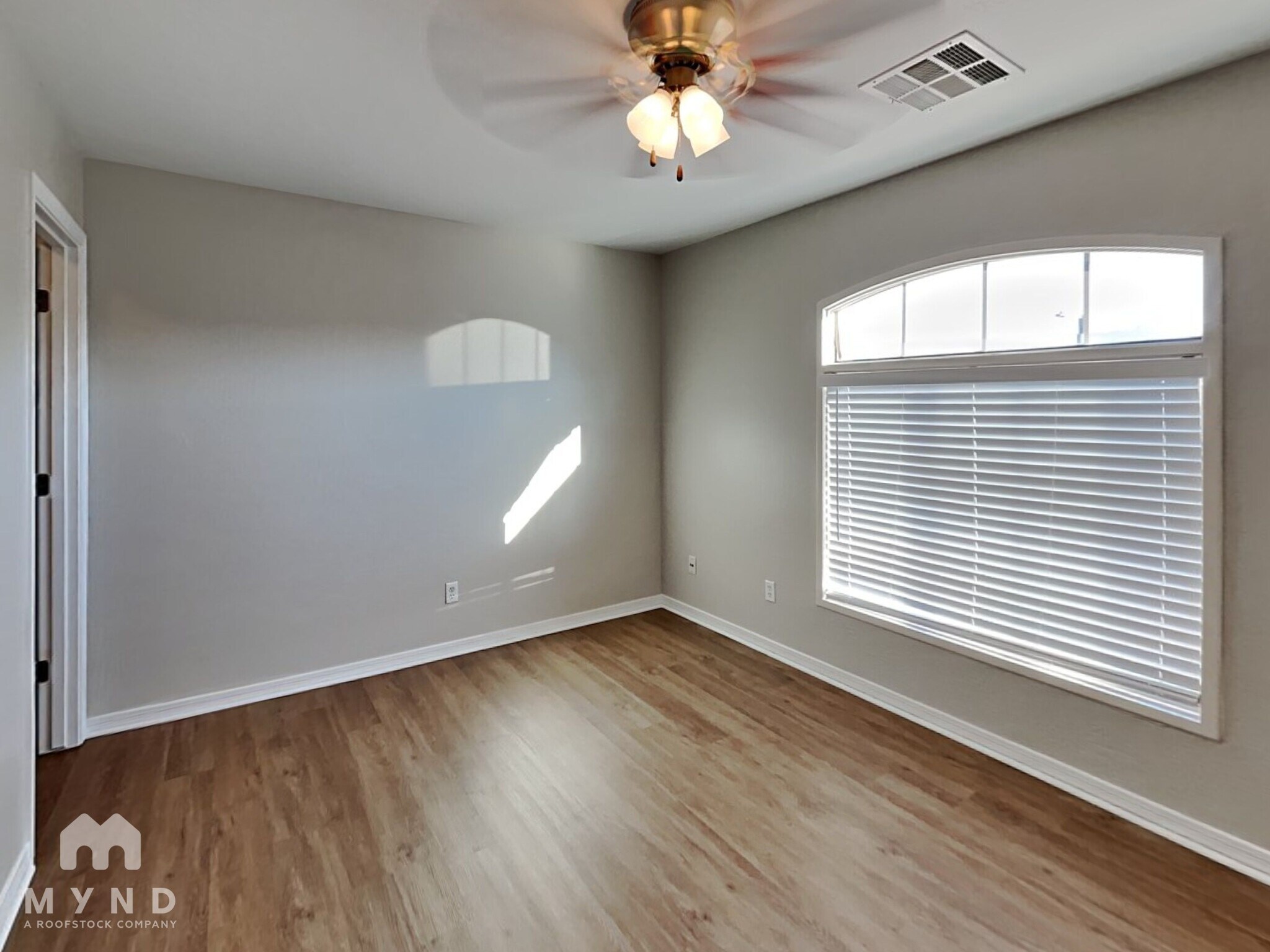 Building Photo - 17524 W Mandalay Ln