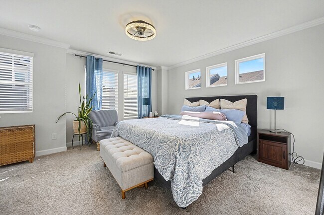 Building Photo - 4012 Yucca Aly