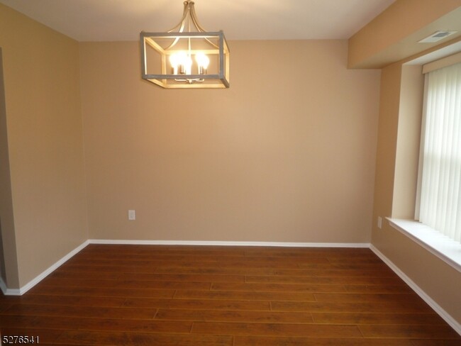 Building Photo - 303 Classon Ct