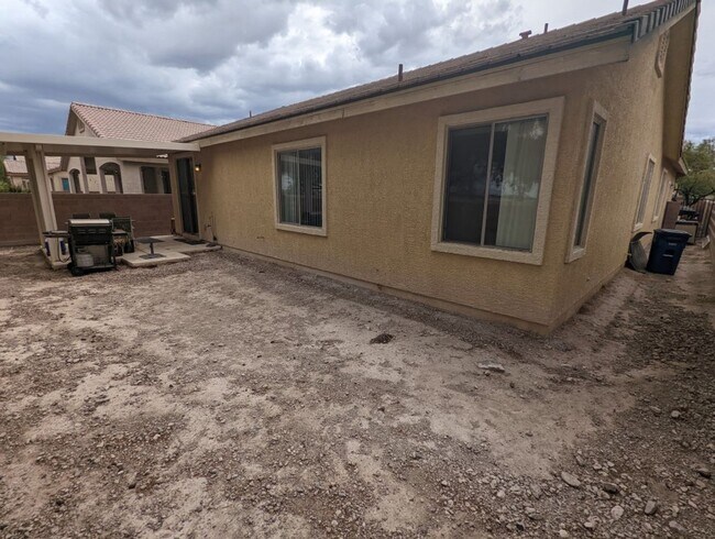 Building Photo - 8148 Slate Falls St