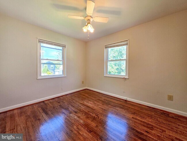 Building Photo - 5818 Fifer Dr