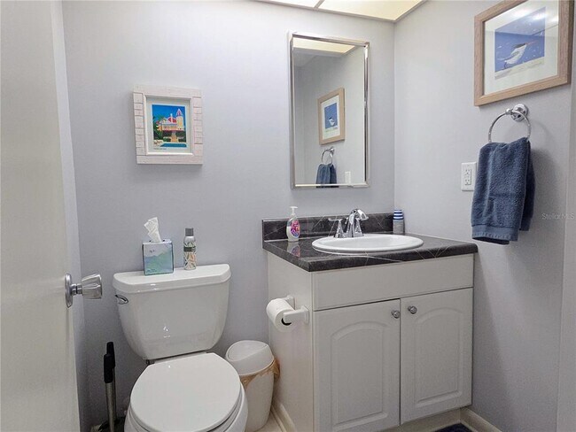 Building Photo - 4550 Cove Cir