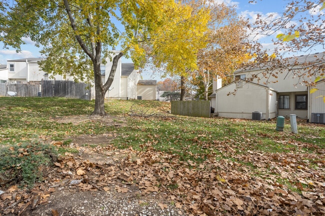 Building Photo - 642 NW Valleybrook Rd