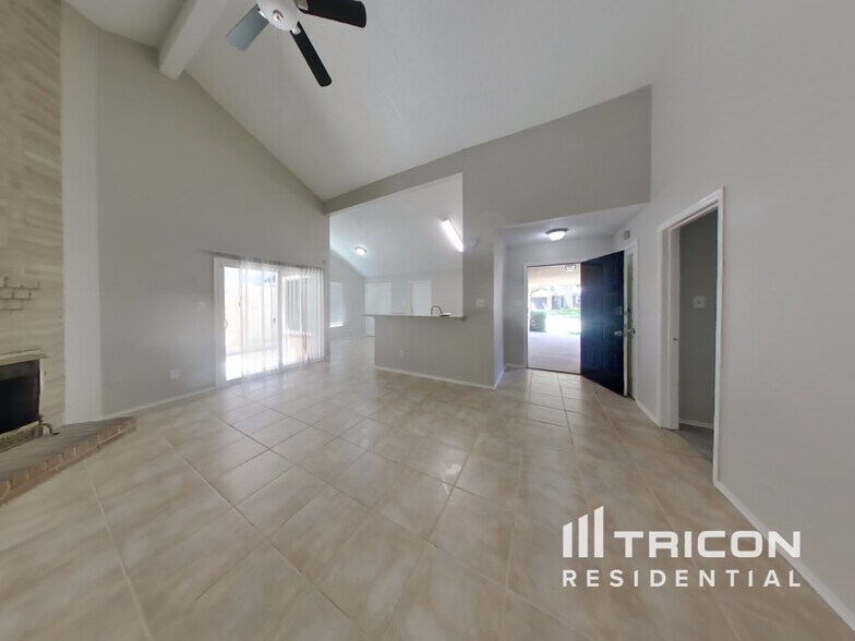 Building Photo - 24018 Spring Sunset Dr