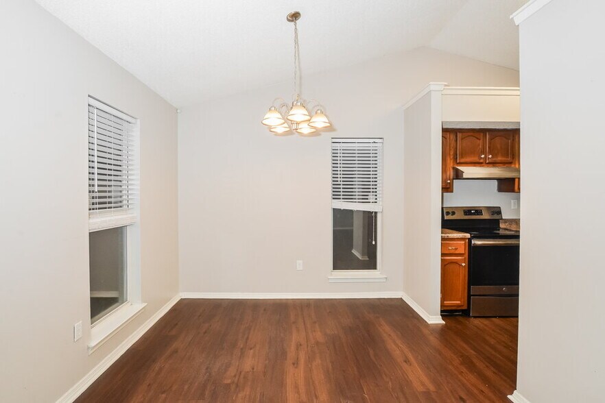 Building Photo - 10102 Williford Dr