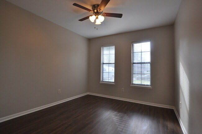 Building Photo - Coming Soon: Stunning 3 Bedroom, 2 Bathroo...