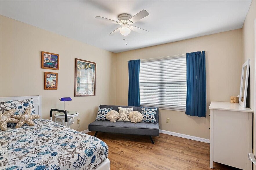 Building Photo - 11411 N Malibu Way