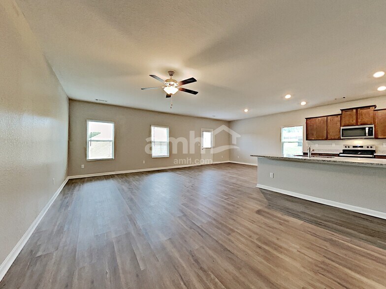 Building Photo - 3420 Ridge HillPkwy