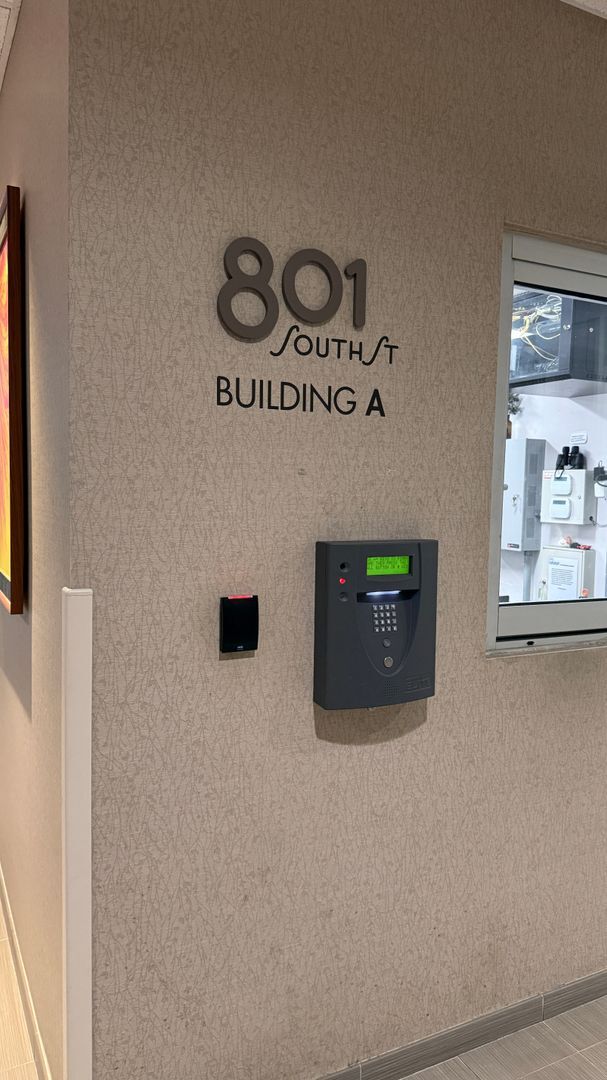 Building Photo - 801 South St