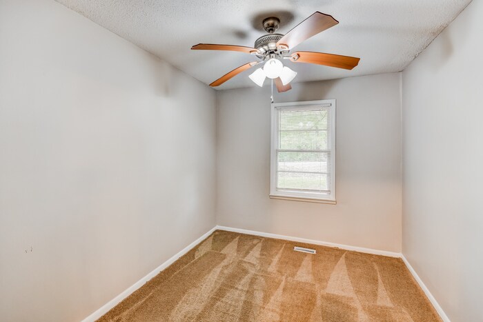 Building Photo - 3776 Hilltop Rd SE