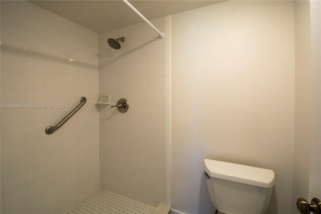 Building Photo - 1717 Whitehall Dr