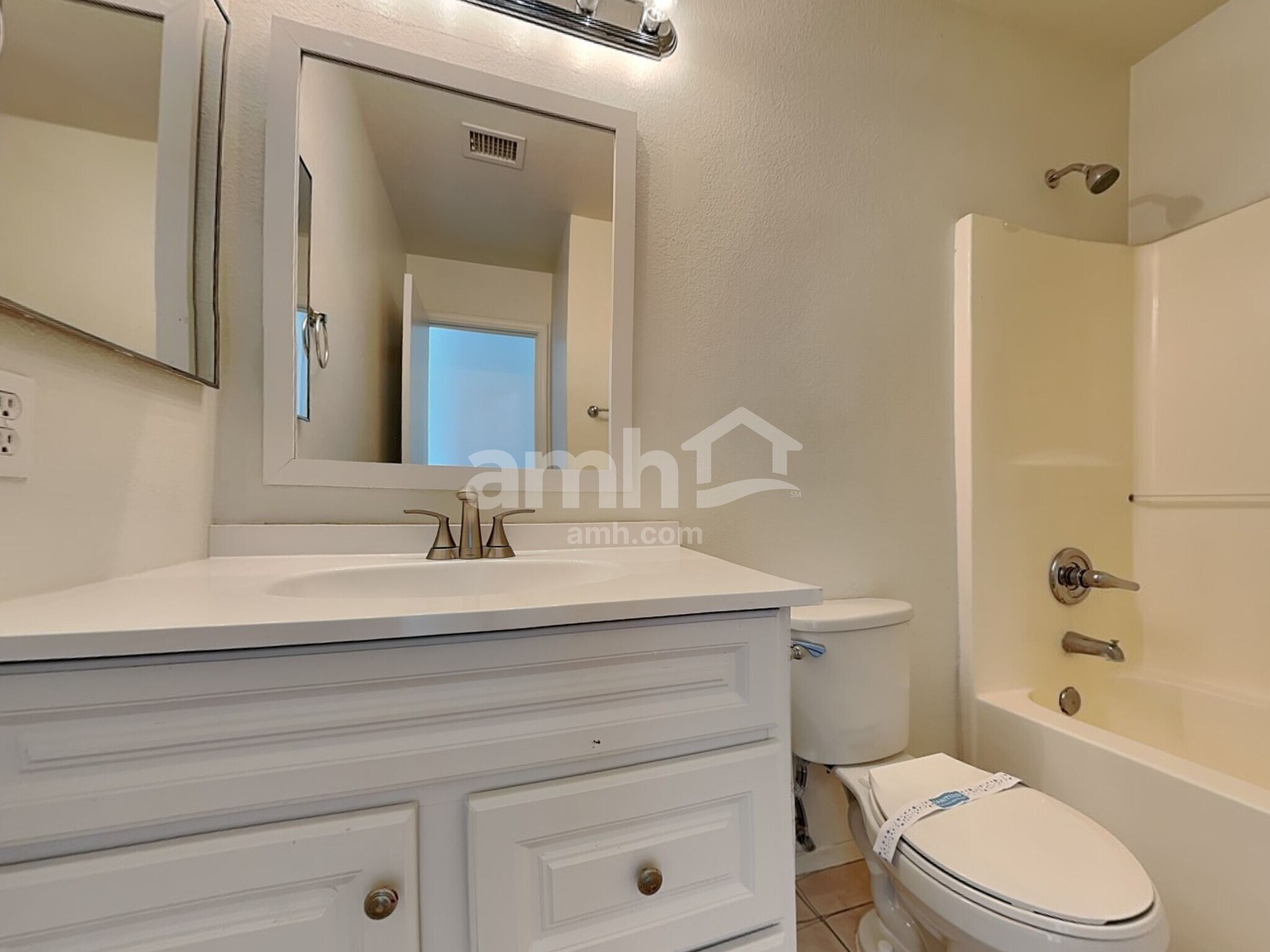 Building Photo - 1133 S 111th Cir