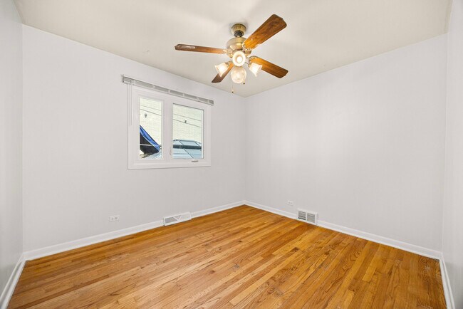 Building Photo - 3109 Grove Ave