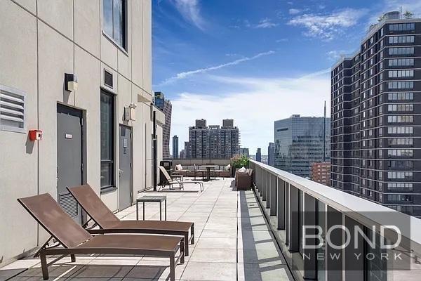 Building Photo - 237 E 34th St