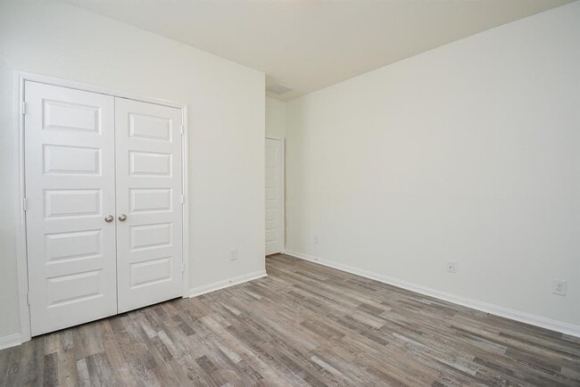 Building Photo - 22211 Weller Oaks Dr