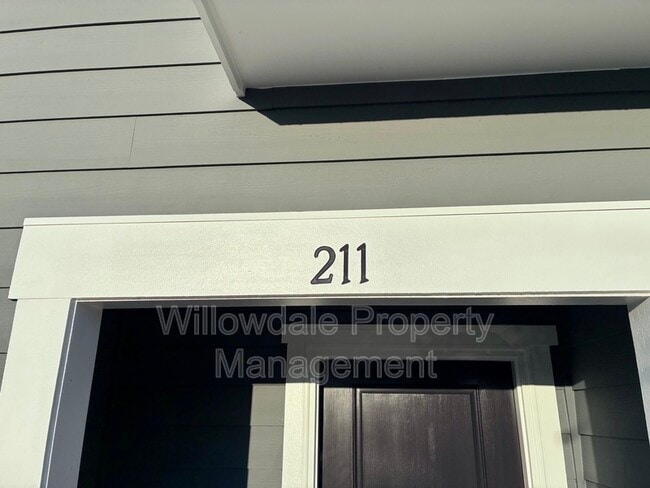 Building Photo - 211 Central Townes Wy