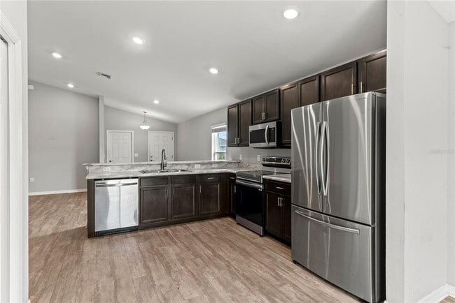 Building Photo - 961 Inverness Way