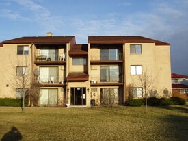 Building Photo - 9845 Cordoba Ct