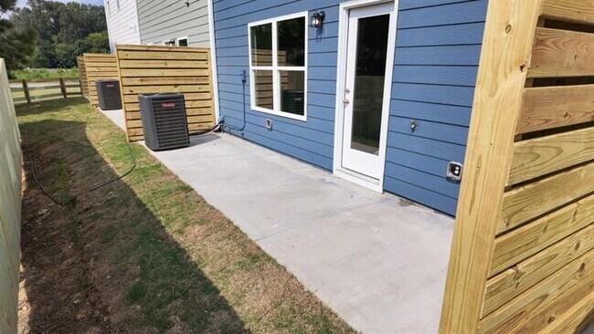 Building Photo - 85 Professional Pl