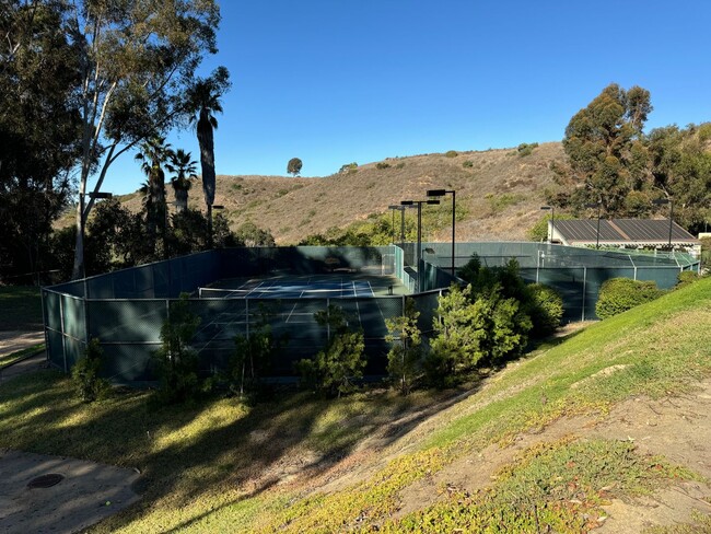 Building Photo - 1BR/1BA CONDO with GARAGE and PARKING in S...