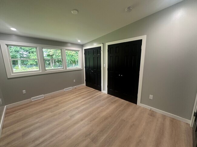 Building Photo - 4846 Ledge Ln