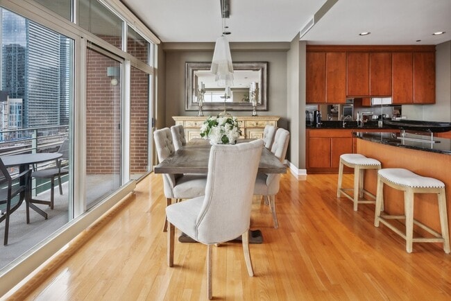 Building Photo - 445 E North Water St