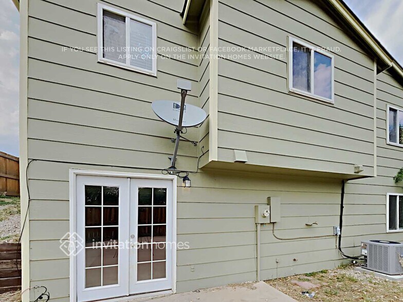 Building Photo - 3884 S Truckee Ct