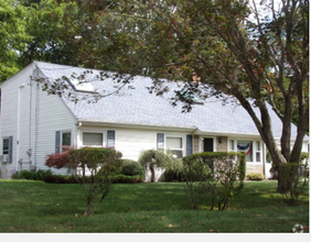 Building Photo - Newly Renovated Four Bedroom Home For Rent...