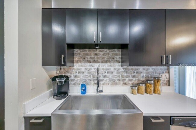 Building Photo - 10811 Indian Hills Ct