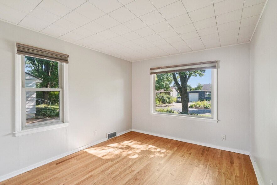 Building Photo - 1118 Lorraine Dr