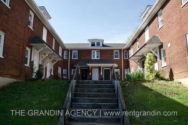 Building Photo - 1624 SW Chapman Ave
