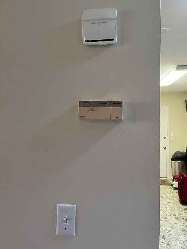 Building Photo - 2 Bedroom Brick Home Downtown Marianna